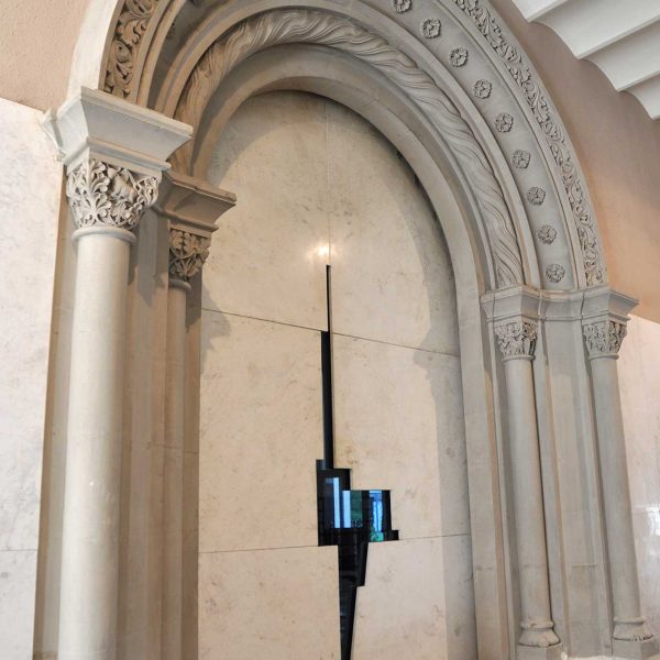 Lleida.- Universitat que ocupa el Seminari Vell. Portalada de l'antiga capella d'arcs en degradació convertida en la cafeteria de la universitat (7/2011)