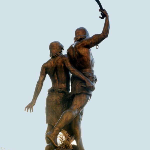 Lleida.- Monument a Indíbil i Mandoni, grup escultòric de bronze dels dos cabdills que van defensar Lleida dels atacs del cartaginesos (9/2018)