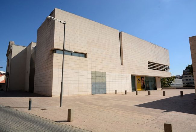 Lleida.- Museu de Lleida inaugurat el 2007 construït sobre l'antic convent dels Carmelites Descalços del 1589. Es conserva l'església com espai museístic (9/2018)
