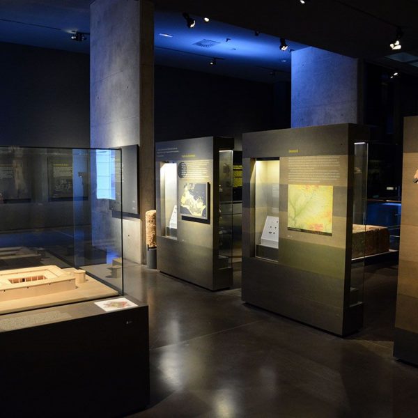 Lleida.- Museu de Lleida inaugurat el 2007 es distribueix en diversos volums amb diferents espais. Mostra col·leccions d'art religiós, arqueològic etc. (9/2018)