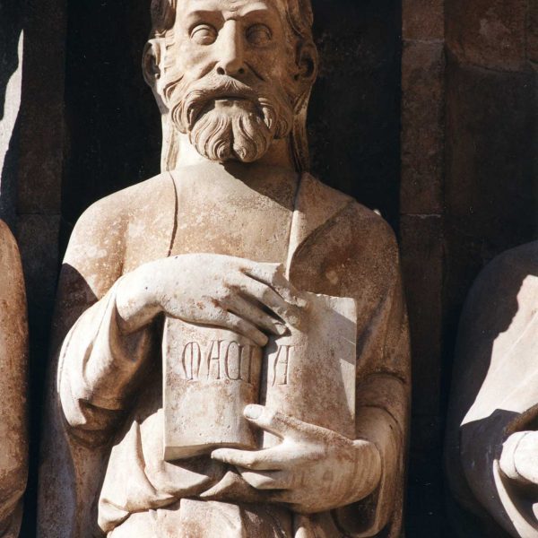 Tarragona.- Catedral de Santa Maria S. XII/XIV d’estils romànic i gòtic. Laterals de la porta decorades amb escultures d’apòstols i profetes (11/1998)