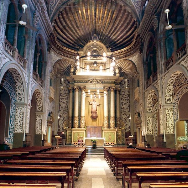 Tarragona.- Església barroca de S. Agustí, S. XVI d’una nau amb capelles laterals i tribunes al damunt. Son destacables els esgrafiats (12/1998)