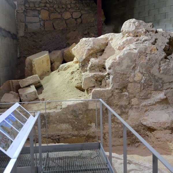 Tarragona.- Catedral de Santa Maria S. XII/XIV. Interior de la catedral on han aparegut els fonaments del temple romà d’August (12/2017)