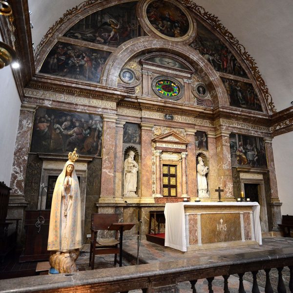Tarragona.- Catedral de Santa Maria. Capella del Santíssim d’estil classicista amb un retaule del 1587 de l’holandès Isaac Hermes Vermey (12/2017)