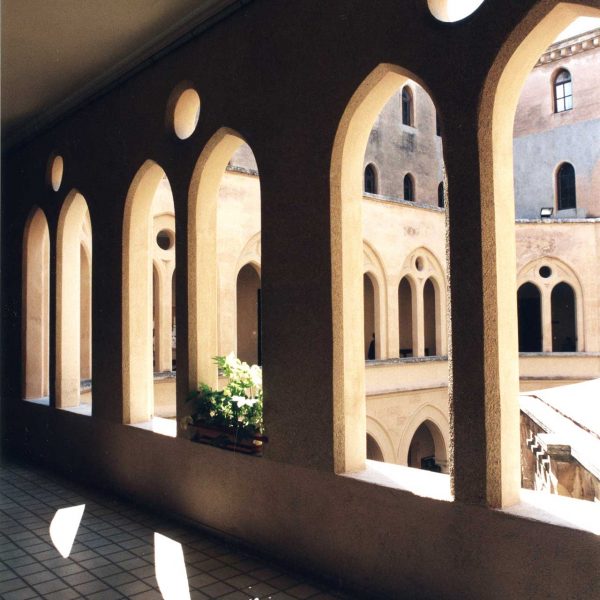 Tarragona.-Seminari Pontifici. Claustre de Sant Pau que amb tot el seminari fou remodelat l’any 2012 al convertir-se en el Centre Tarraconense El Seminari (4/1999)