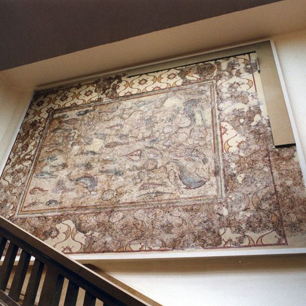 Tarragona.- Museu Arqueològic Nacional, S. XX. Mosaic dels peixos del S. III dC. descobert l’any 1955 a La Pineda (Vila-seca) (9/1998)