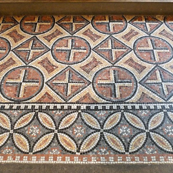 Terrassa.- Església romànica de Sant Pere – Mosaic del S. X (10/2012)