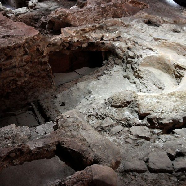 Terrassa.- Seu d’Egara – Restes del baptisteri de l’antiga seu episcopal (10/2012)