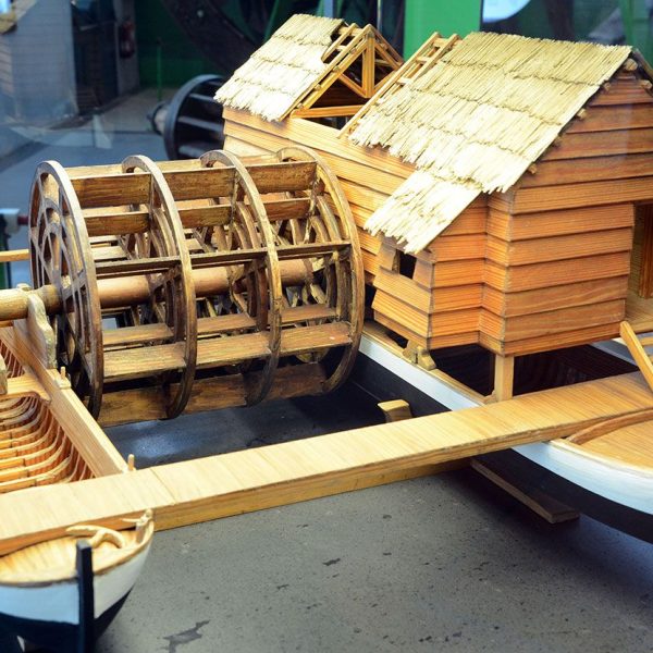 Terrassa.- Museu de la Ciència i de la Tècnica de Catalunya – Maqueta de molí flotant d’Ascó (11/2018)