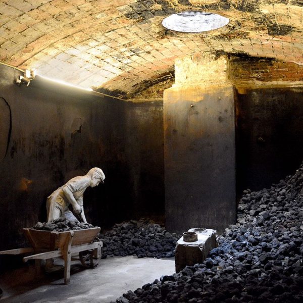 Terrassa.- Museu de la Ciència i de la Tècnica de Catalunya – Carboneres de la fàbrica tèxtil. S’arribaven a consumir 12.000 Kgs. diaris (11/2018)