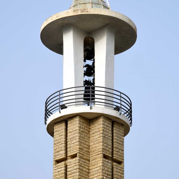 Tarragona.- Santuari Nostra Senyora de Loreto, S. XX - Campanar que té la particularitat a través d’un focus al cim de servir de guia a les aeronaus nocturnes (12/2020)