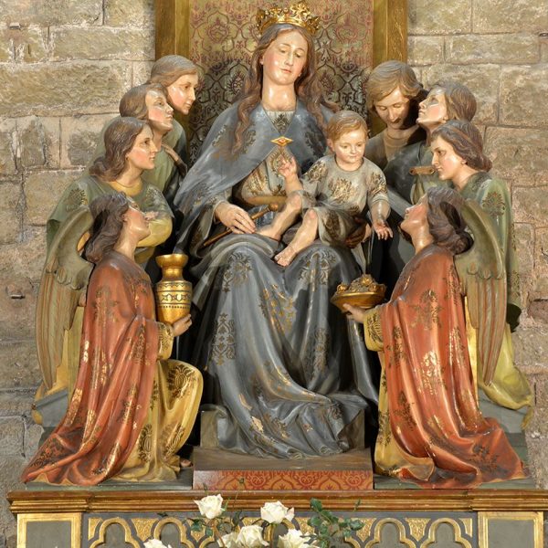 Manresa.- Església del convent - Grup escultòric donat per presoners de guerra reclosos al convent convertit en presó (7/2014)