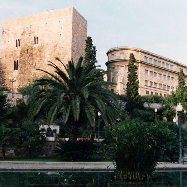 Tarragona.- Torre del Pretori romà o Castell del Rei, construït als anys 69 al 79 conjuntament amb el Fòrum Provincial. L’edifici actual conserva l’estil medieval (11/1998)