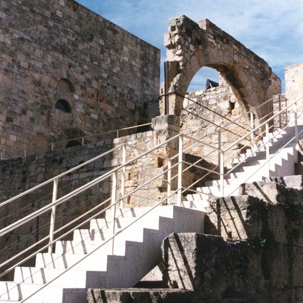 Tarragona.- Restes romanes que s’han conservat de l’antic Pretori i Fòrum Provincial al convertir-se el primer edifici en un castell durant l’època medieval (9/1998)