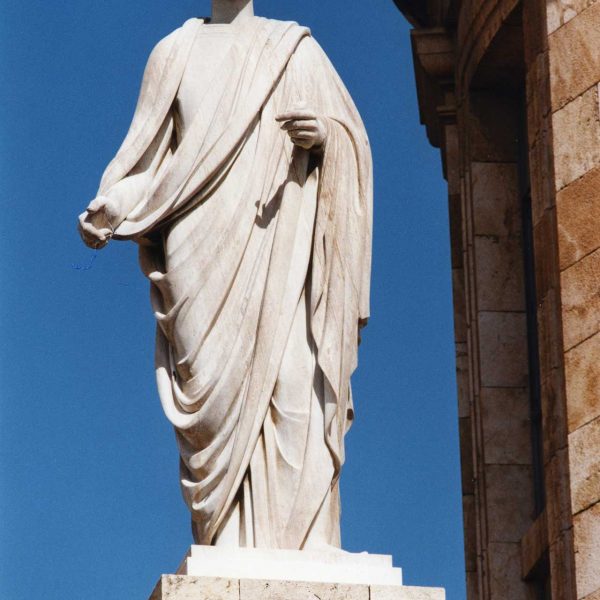 Tarragona.- Torre del Pretori romà o Castell del Rei - Estàtua de César August prop el passeig de Sant Antoni (9/1998)
