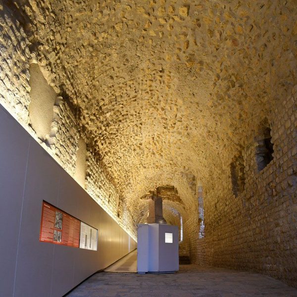 Tarragona.- Fòrum Provincial construït a l’època de l’emperador Vespasià (69-79) – Volta inferior en el sector d’una de les cantonades on s’alça la Torre del Pretori (3/2022)