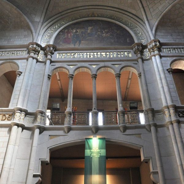 Tortosa.-Església de la Reparació - Fons de la nau amb el cor obert a la nau per quatre arcades de mig punt sobre columnes i dues finestres laterals obertes al mur (7/2012)