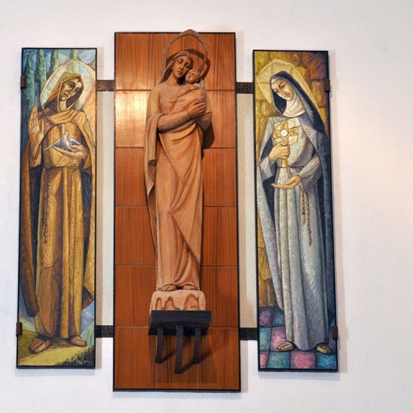 Tortosa.- Monestir de Santa Clara– Església Nostra Senyora de les Neus – Plafó de l’absis presidit per la Verge, Sant Francesc d’Assís (esquerra) i Sta. Clara (dreta) (7/2012)