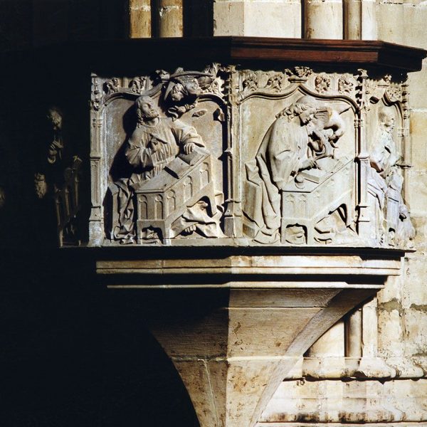 Tortosa.- Catedral de Santa Maria – Púlpits de pedra del S. XV on hi han les imatges dels Evangelistes i dels Sants Pare de l’Església (2/2003)