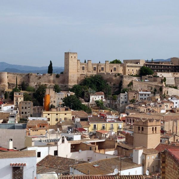 Tortosa.- Castell de la Suda que ressegueix el turó bastit pel Califa Abd al-Rahman III l’any 944 i conquerit pel compte Ramon Berenguer IV l’any 1118 (8/2012)