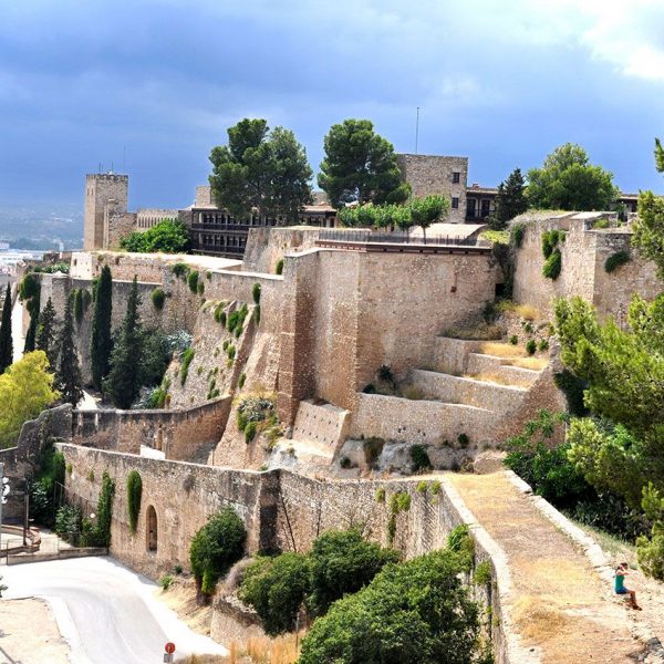 Tortosa.- Castell de la Suda que ressegueix el turó bastit pel Califa Abd al-Rahman III l’any 944 i conquerit pel compte Ramon Berenguer IV l’any 1118 (8/2012)