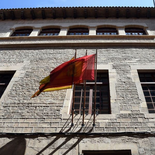 Tortosa.- Palau Oriol, gòtic del S. XV de planta baixa, entresol, pis i golfes que comparteix façana amb el palau Despuig. Acull el Conservatori de Música (7/2022)