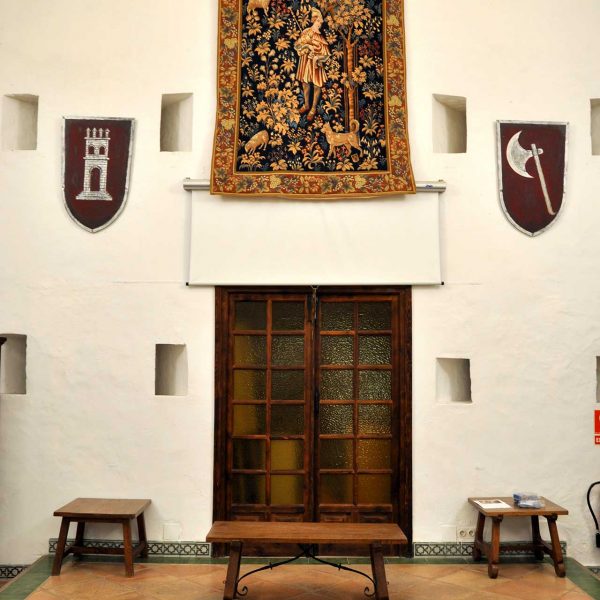 Tortosa.- Castell de la Suda – Polvorí del S. XVIII de planta rectangular cobert amb volta de canó utilitzat actualment com auditori (8/2012)