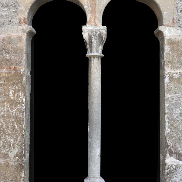 Tortosa.- Llotja del Gra, edifici gòtic fet entre 1368 i 1373 com dipòsit de mercaderies – Finestra biforada oberta en una de les façanes de l’edifici (11/2010)