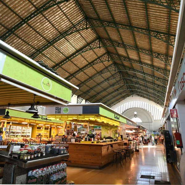 Tortosa.- Mercat Municipal construït entre els anys 1884 i 1887 – Paradistes (7/2022)