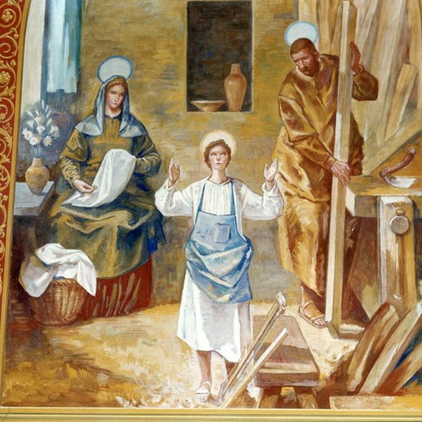 Tortosa.- Capella dedicada a la Sda. Família i a la immaculada Concepció – Pintura de Josep Obiols en una de les cares de l’absis relacionada amb la Sagrada Família (8/2012)