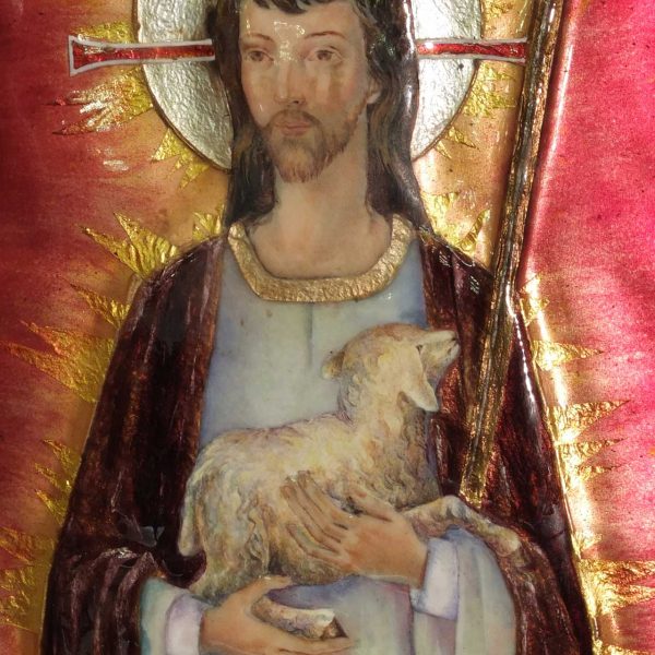 Tortosa.-Capella dedicada a la Sda. Família i a la immaculada Concepció –Detall de la porta del sagrari amb la imatge esmaltada del Bon Pastor (8/2012)