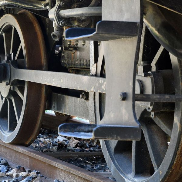Tortosa.- Locomotora 220T FESA 1 de la línia Tortosa a La Cava inaugurada l’any 1926 – Detall del mecanisme de tracció (11/2010)