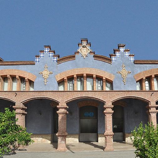 Tortosa.- Museu de Tortosa instal·lat a l’antic escorxador modernista. Té com objectiu donar a conèixer la col·lecció municipal i conservar i difondre el patrimoni cultural (7/2012)