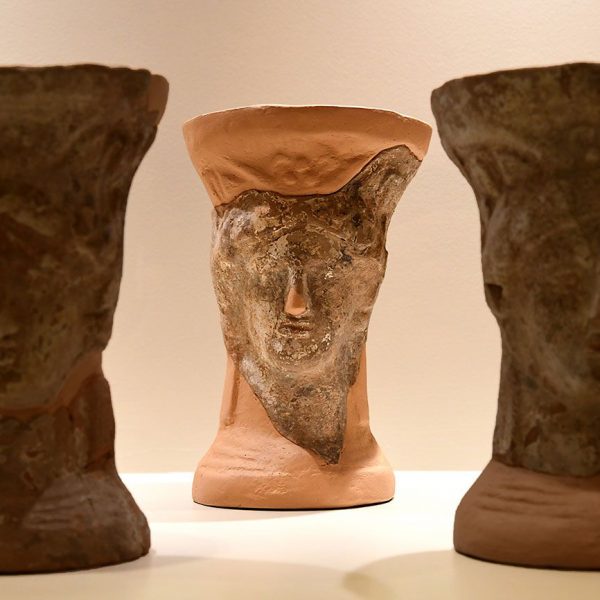 Tortosa.- Museu de Tortosa inaugurat l’any 2012 – Bustos femenins ibers, S. IV/III aC. procedent del Bordissal (Camarles) (7/2022)