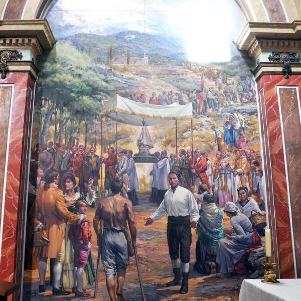 Tortosa.- Ermita de Mig Camí, S. XVII/XX – Pintura mural del presbiteri de Joan Rebull i Llambrich (1943) amb una escena relativa a la devoció a la Mare de Déu (7/2012)
