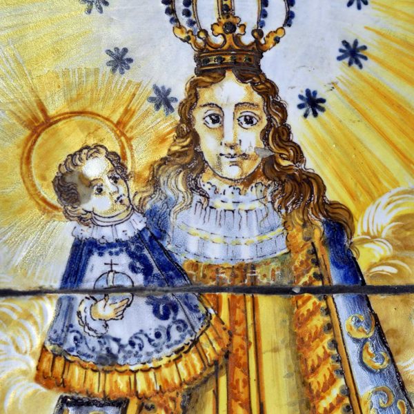 Tortosa.- Ermita de Mig Camí, S. XVII/XX – Plafó ceràmic de la Mare de Déu de la Providència (7/2012)