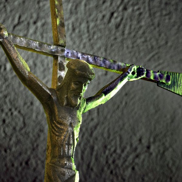 Tortosa.- Ermita del Coll de l’Alba, S. XII – Sant Crist processional de forja sense dades documentals (7/2012)
