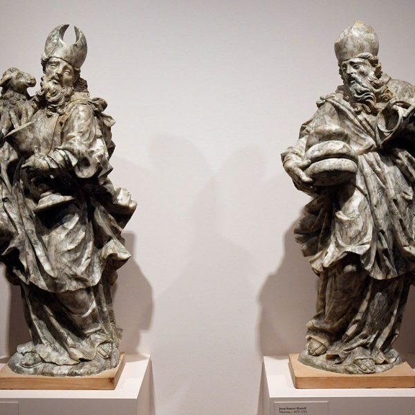 Manresa.- Museu de Manresa – Sales expositives del primer pis dedicades al barroc – Aaron (esquerra) i Melquisedec (Dreta) de Josep Sunyer Raurell entre 1718 a 1730 (4/2024)