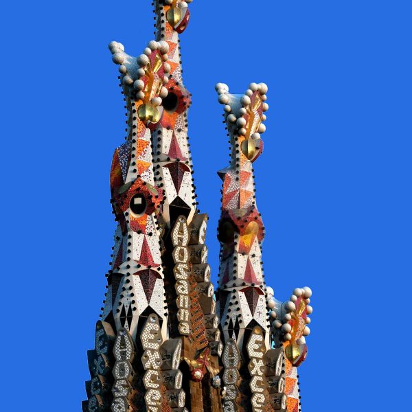 Barcelona.- Sagrada Família – Quatre de les divuit torres de les que constarà el temple quant s’acabi. Aquestes fan 98 i 108 metres (2/2025)