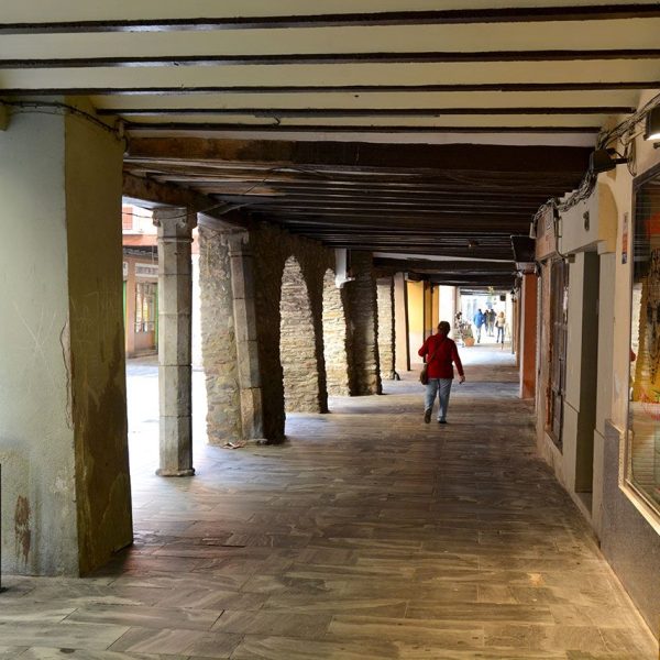 La Seu d'Urgell.- Carrer dels Canonges (11/2015)