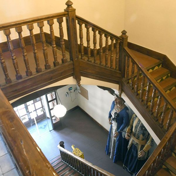 Seu d’Urgell.- Ajuntament renaixentista del S. XVIII – Escala d’accés a les diferents plantes de l’edificació (2/2025)