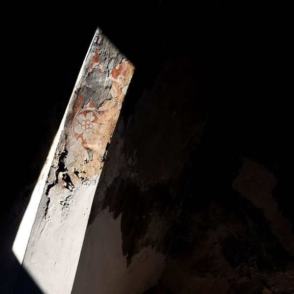 La Seu d’Urgell.- Església gòtica del Convent de Sant Agustí, S. XVI – Restes de pintures murals que decoren els extrems de les voltes de creuria de l’absis (2/2025)