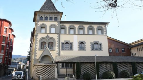 La Seu d’Urgell.- Convent de la Sagrada Família (1959), ordre fundada per la religiosa Anna Maria Janer Anglarill l’any 1859 que s’ha expandit a través d’onze països (4/2022)