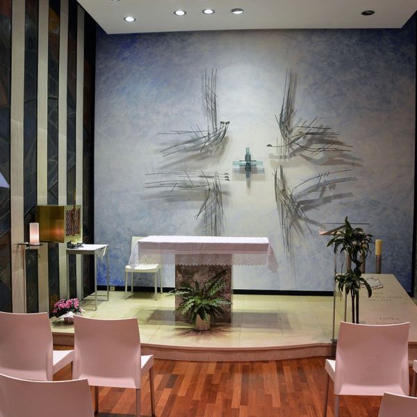 La Seu d’Urgell.- Església del Convent de la Sagrada Família - Capella on descansen les despulles de la beata Anna Maria Janner (18-12-1800 / 11-1-1885 (10/2015)