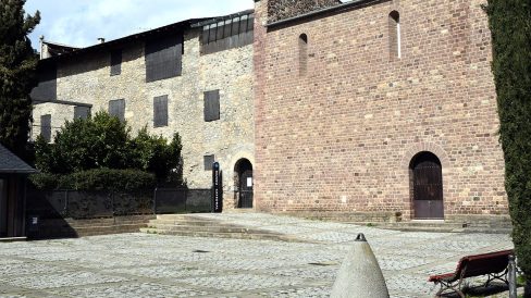 La Seu d’Urgell.- Museu Diocesà d’Urgell creat l’any 1957. Mostra una col·lecció d’objectes religiosos de tota la diòcesi des de el S. X al XVIII que inclou pintura, escultura i orfebreria, Etc.(3/2025