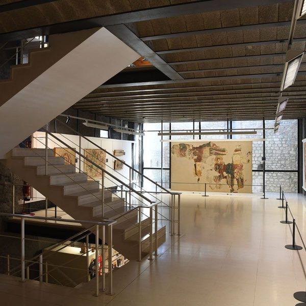 La Seu d’Urgell.- Museu Diocesà d’Urgell creat l’any 1957durant l’episcopat del bisbe Ramón Iglesias Navarri. Actualment ocupa la Casa del Deganat i la capella de la Pietat (2/2025)