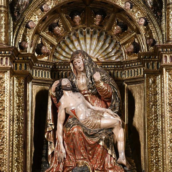 La Seu d’Urgell.- Capella de la Pietat del Museu Diocesà – Retaule renaixentista de la Pietat obra de Jeroni Xanxo (1548/1550) – Escena de la Pietat peça central del retaule (2/2025)