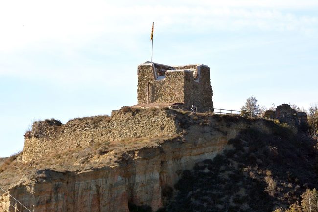 La Seu d’Urgell.- Torre Solsona, es una torre de defensa avançada del castell de Ciutat construïda en el S. XII situada en un turó sobre La Seu d’Urgell (11/2015)