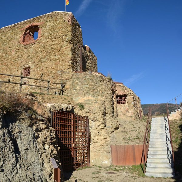 La Seu d’Urgell.- Torre Solsona, S. XII, es una torre de defensa avançada del Castell de Ciutat de forma rectangular mes ampla que alta i amb volta interior (11/2015)