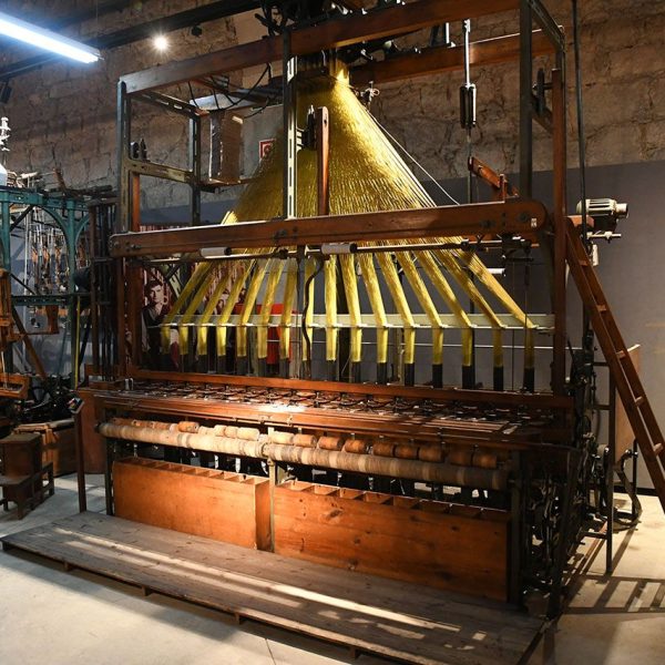 Manresa.- Museu de l’Aigua i del Tèxtil de Manresa situat als antic dipòsits d’aigua – Teler de Jaqcuard (10/2025)